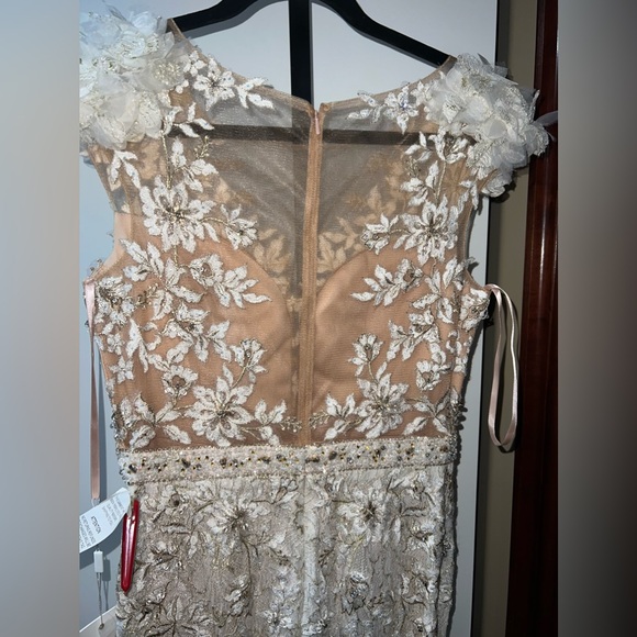 High neck shoulder flower detail mermaid gown - Picture 11 of 11